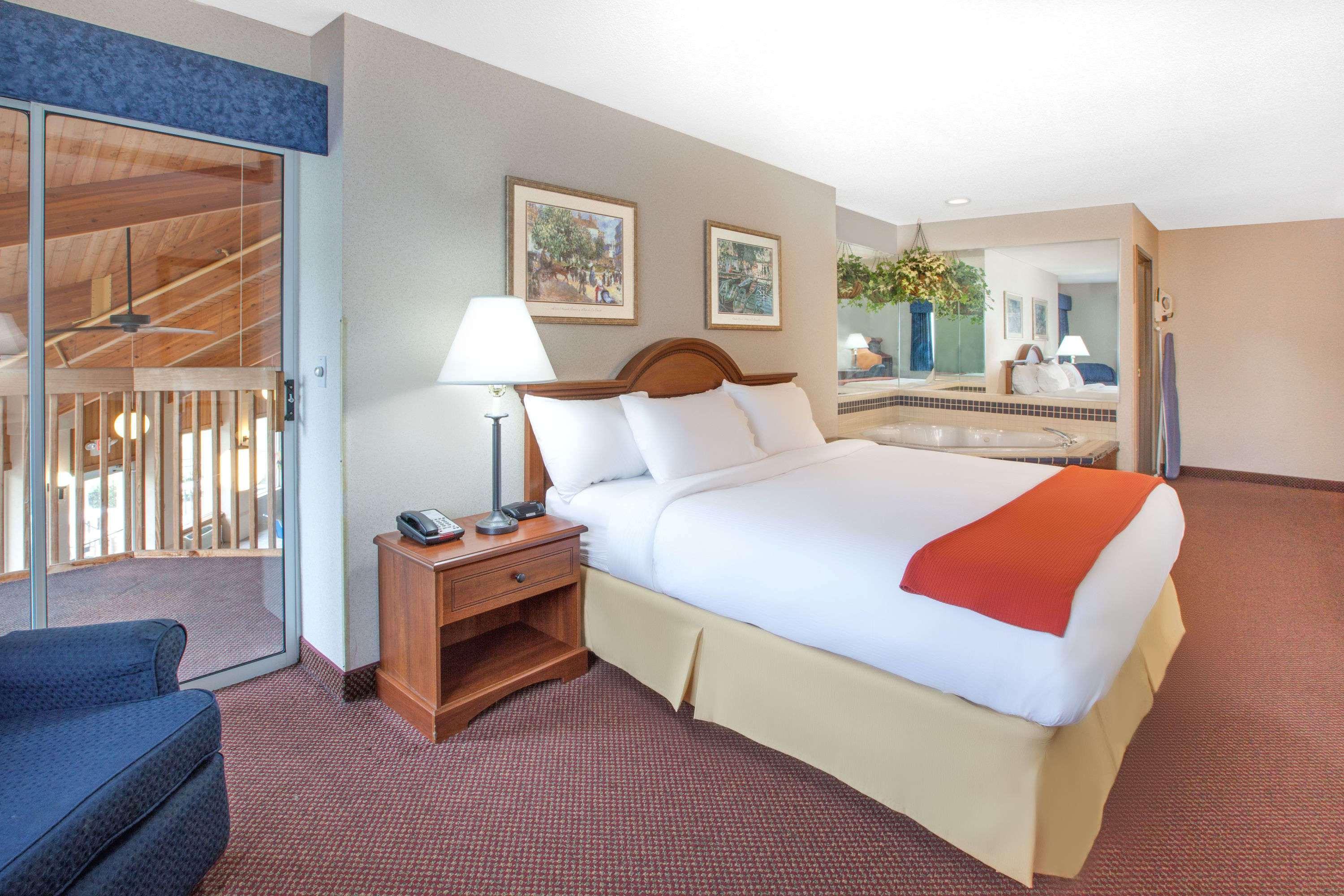 Baymont By Wyndham Howell/Brighton Экстерьер фото